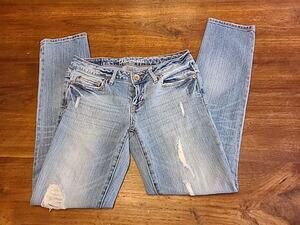 Aeropostale Jeans Womens Size 2 Blue Bayla Skinny Crop Distressed Low Rise Pants